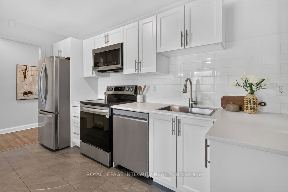 Unit 2 - 228 Woodroffe Avenue, Ottawa 4