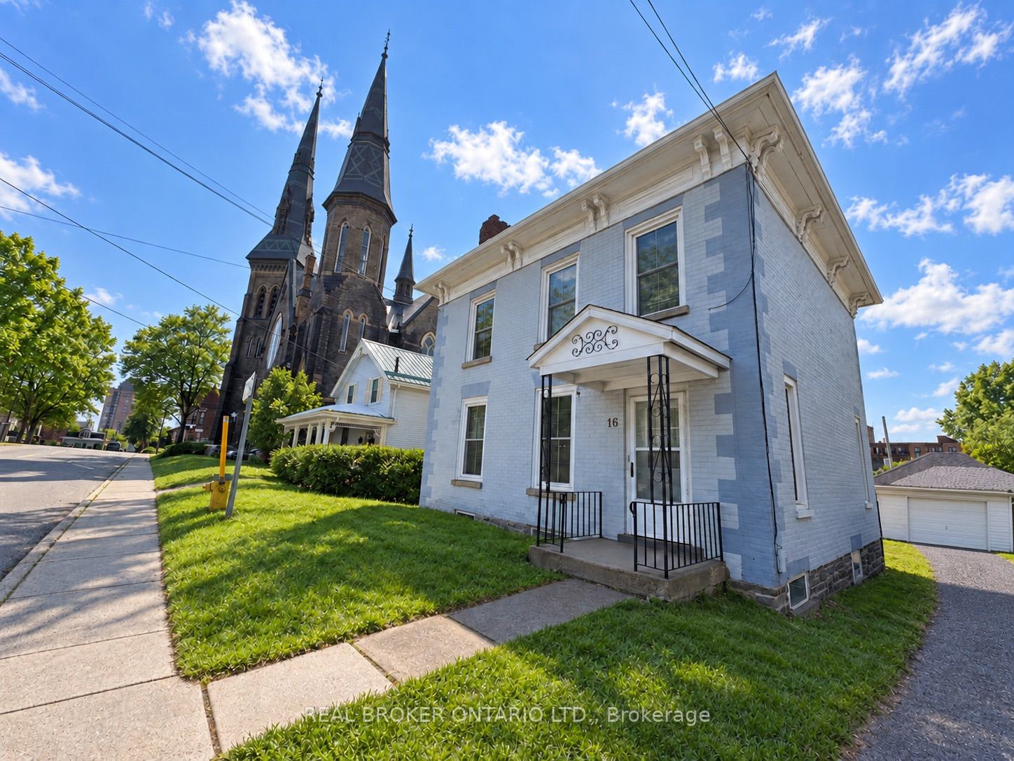 Unit 1 - 16 William Street, Brockville 1