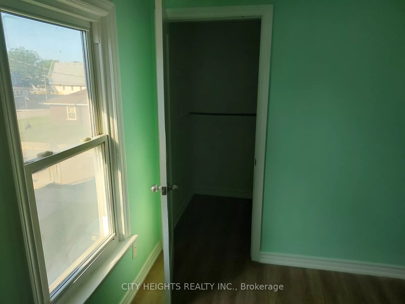 4768 Saint Lawrence Avenue, Niagara Falls 2