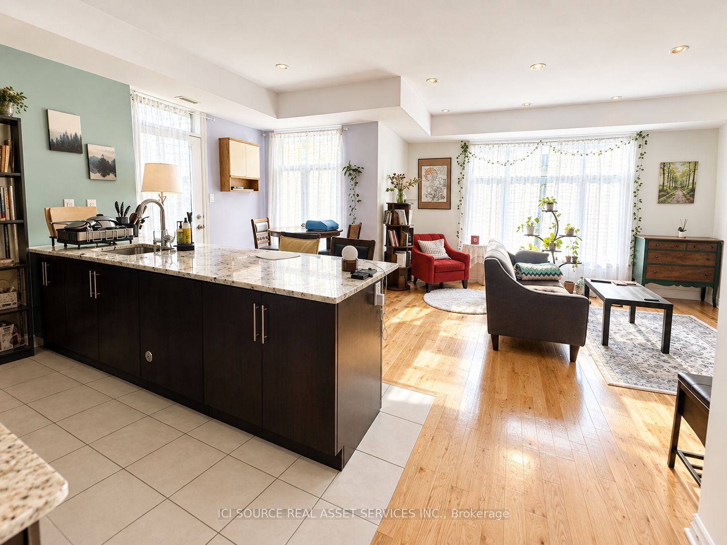 298C Everest Private, Ottawa 4