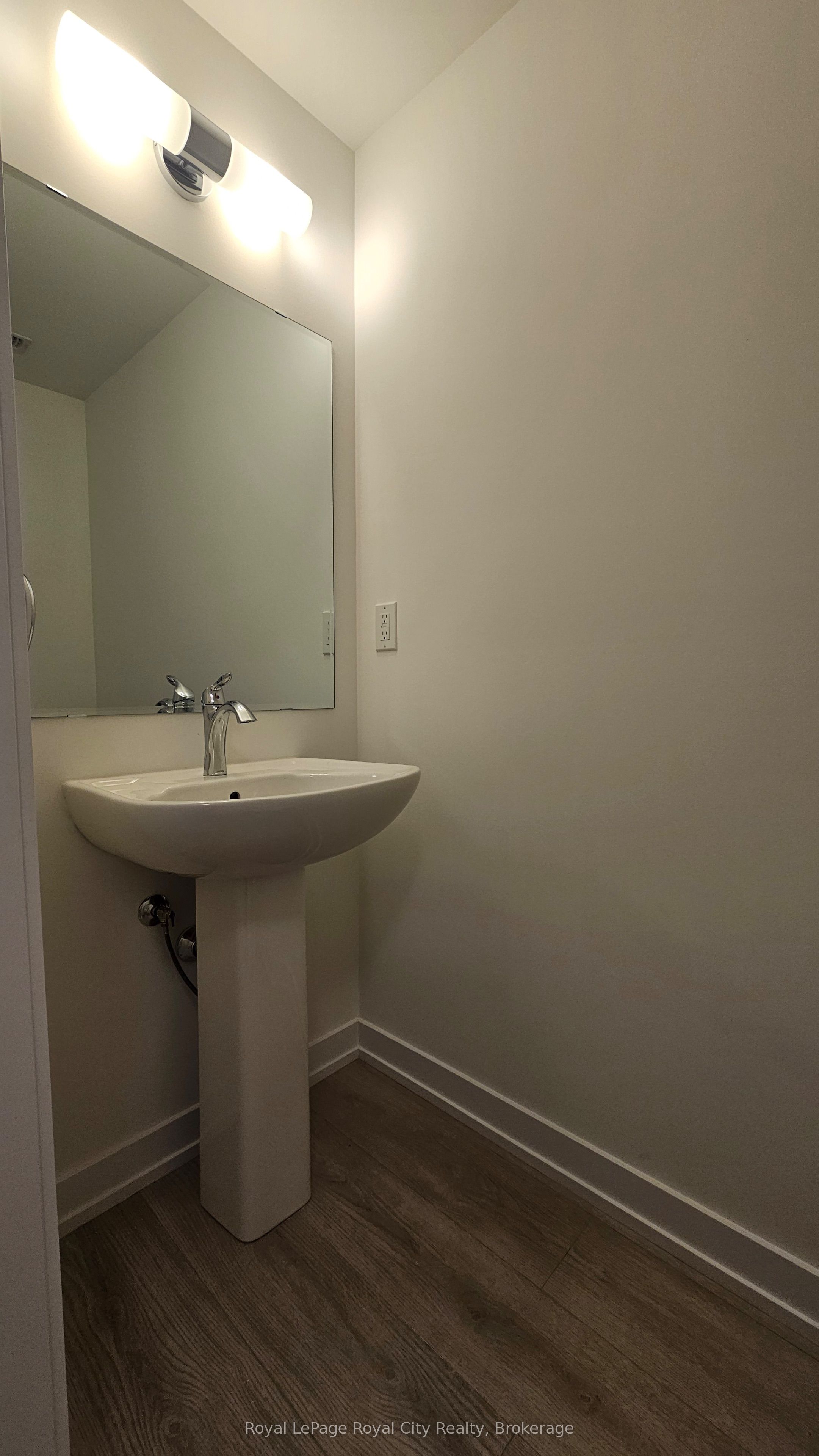 Unit 34 - 42 Lowes Road W, Guelph 5