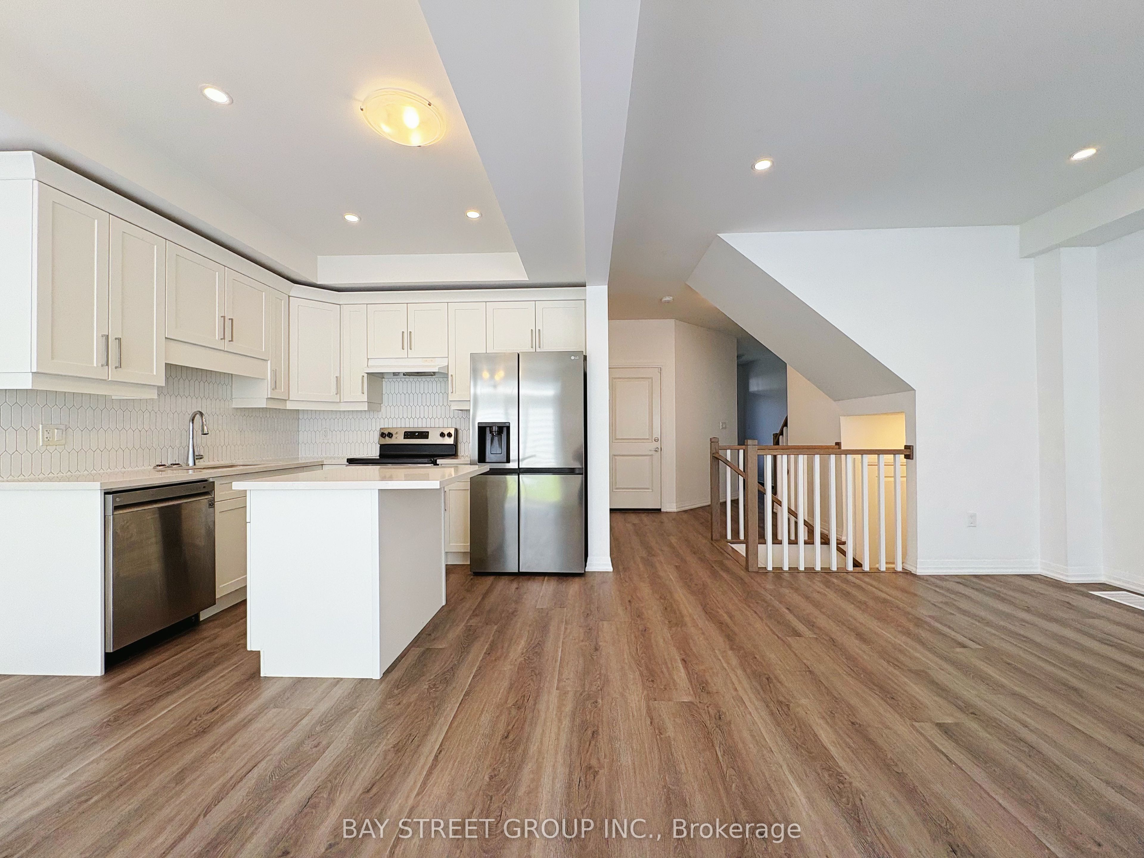 7405 Matteo Drive, Niagara Falls 2