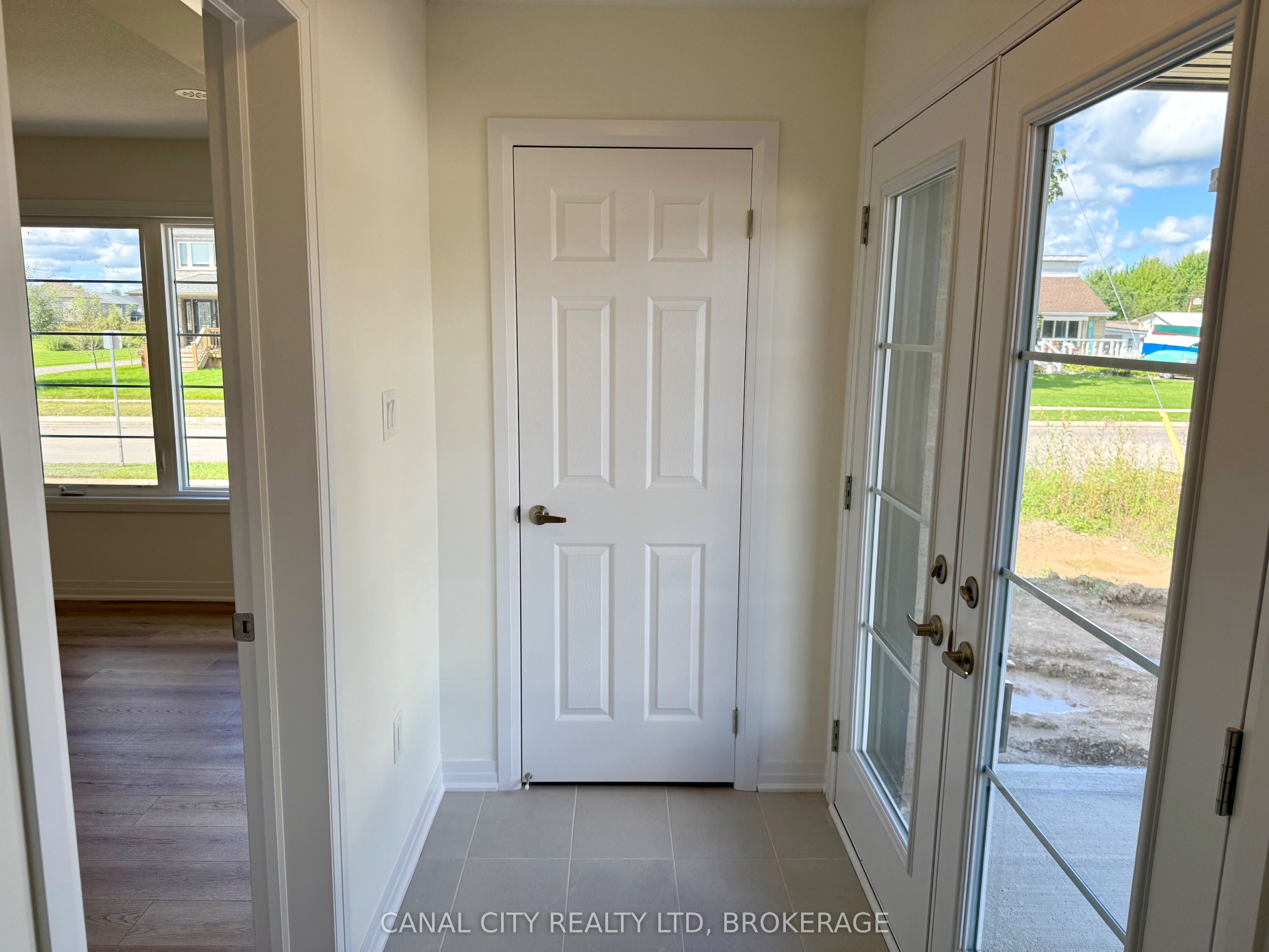 1 Vanderburg Lane, Thorold 3