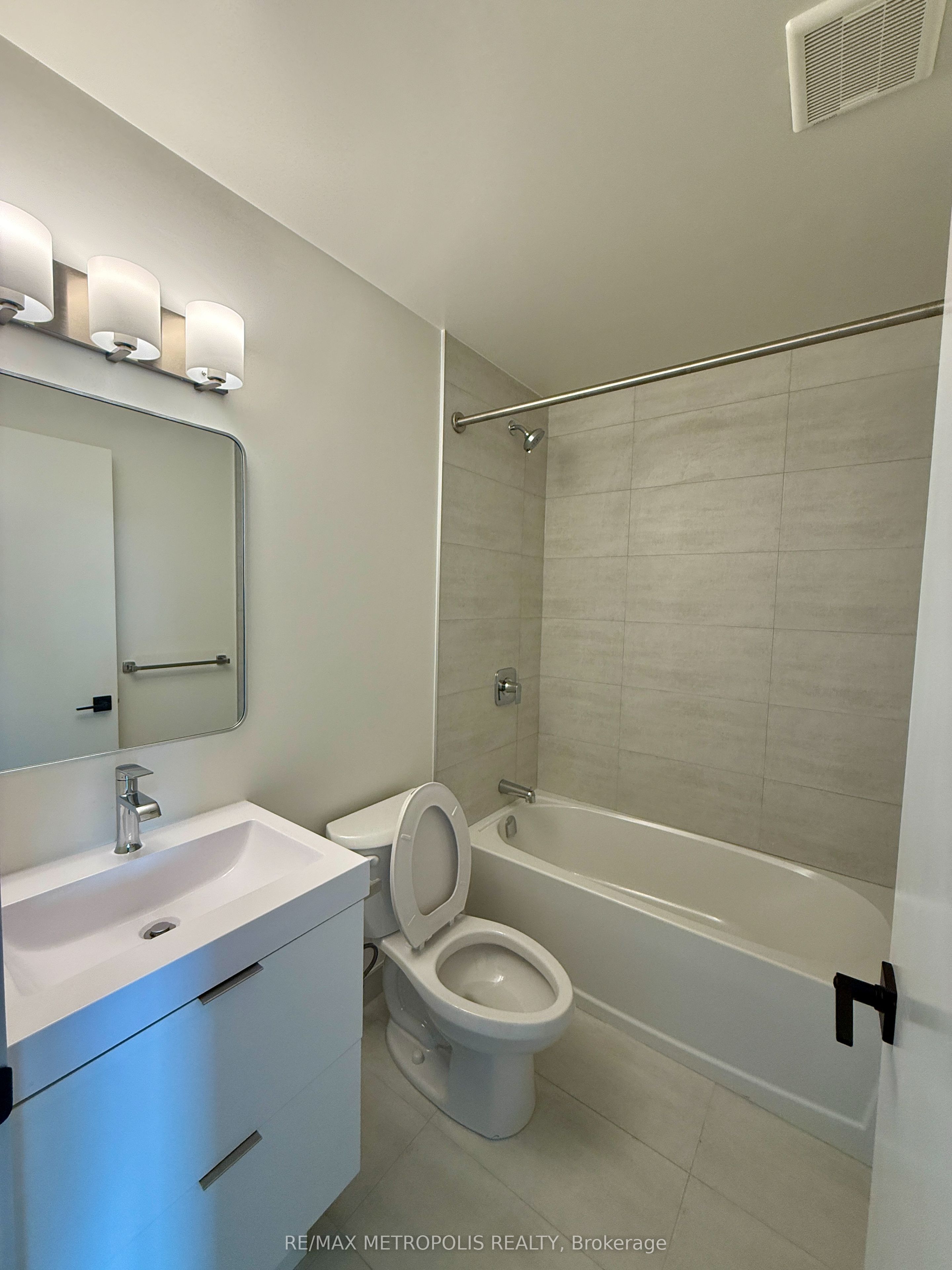 Unit 715 - 33 Erie Avenue, Brantford 4