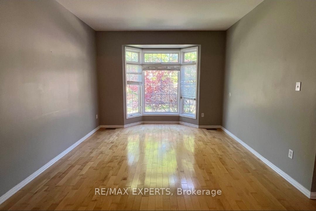 Unit MAIN - 144 MEADOWOAK Crescent, London 5