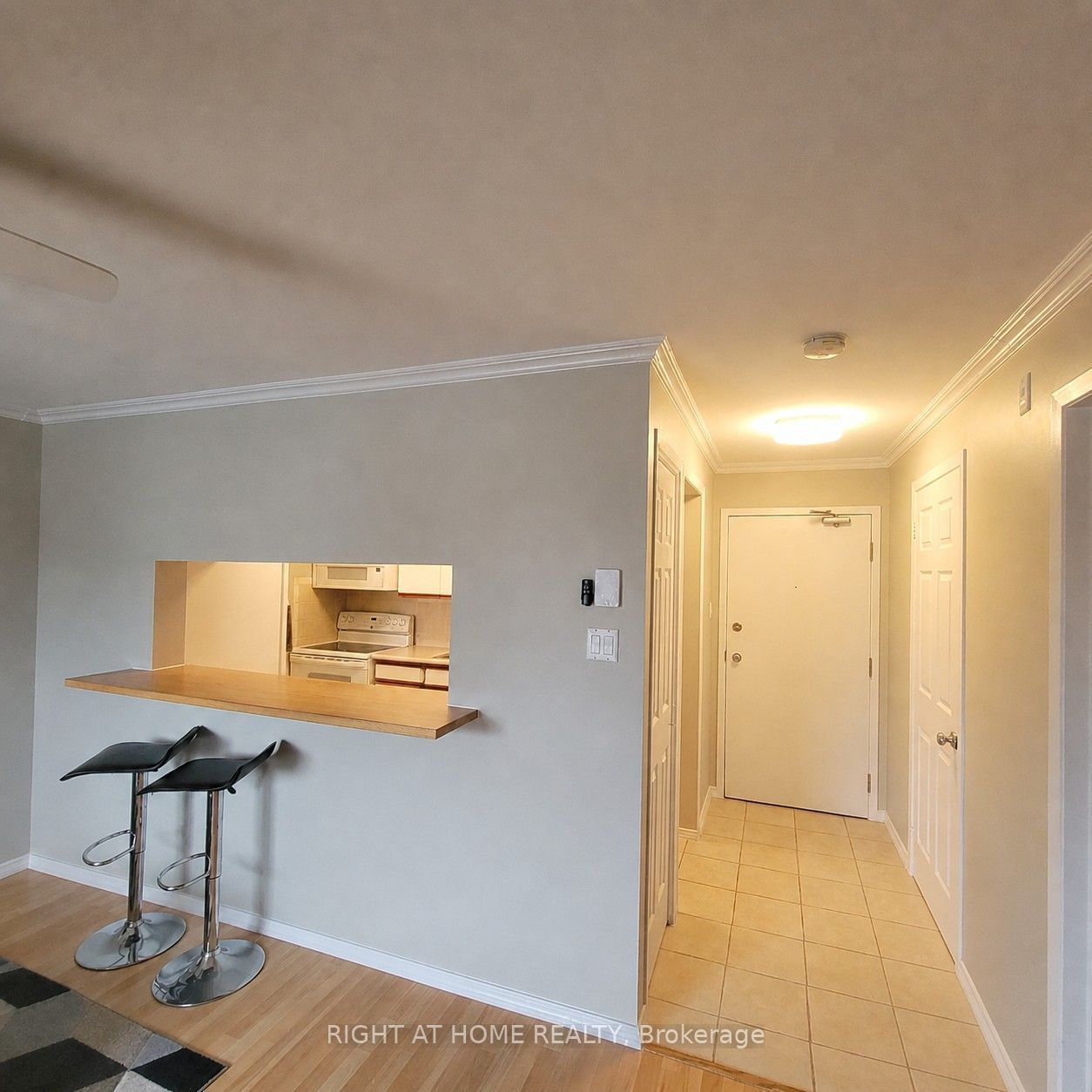 Unit 414 - 260 Brittany Drive, Ottawa 2