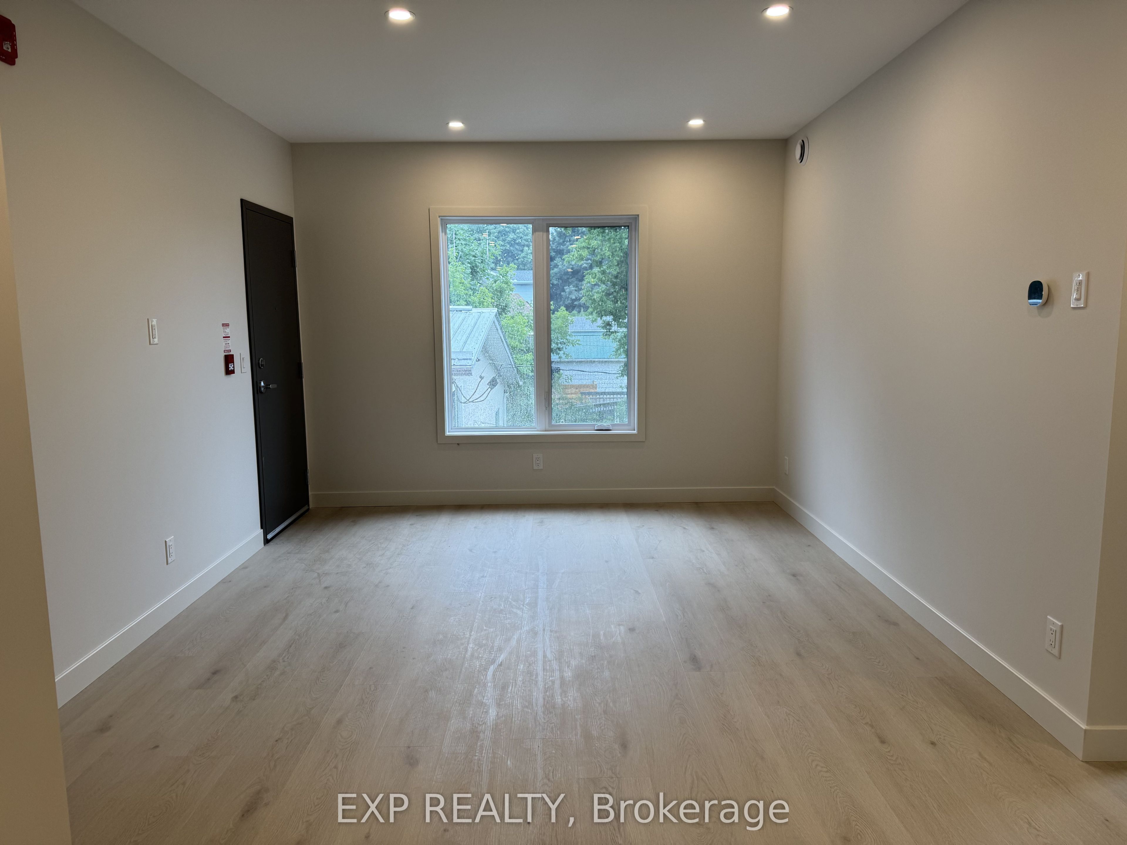 Unit 6 - 1301 Dorchester Avenue, Ottawa 5