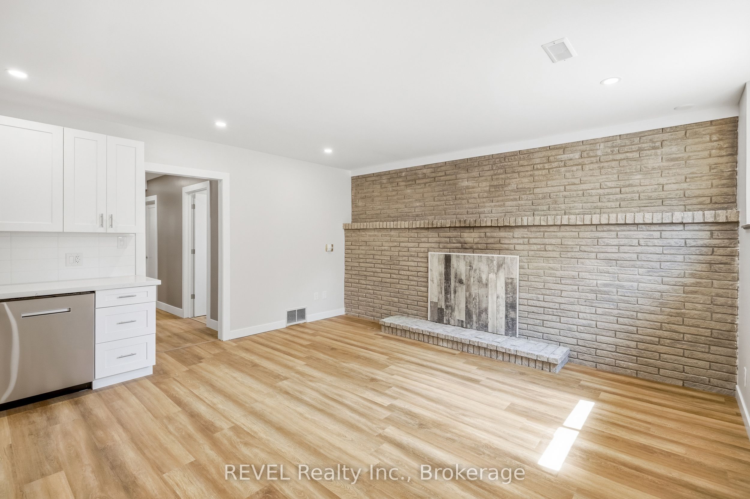 Unit LOWER - 6166 Wildrose Crescent, Niagara Falls 2
