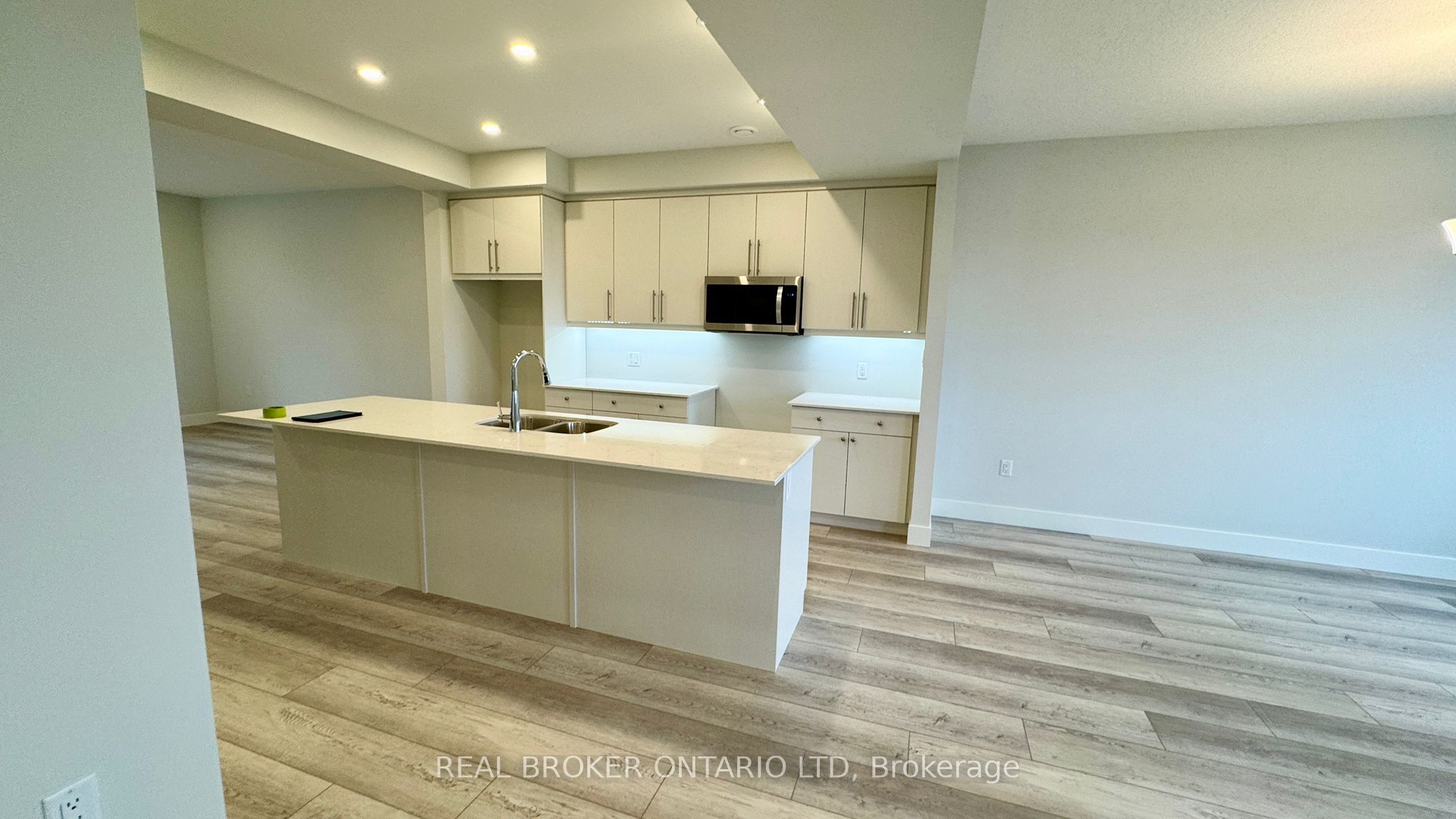 Unit 44 - 925 Deveron Crescent, London 4
