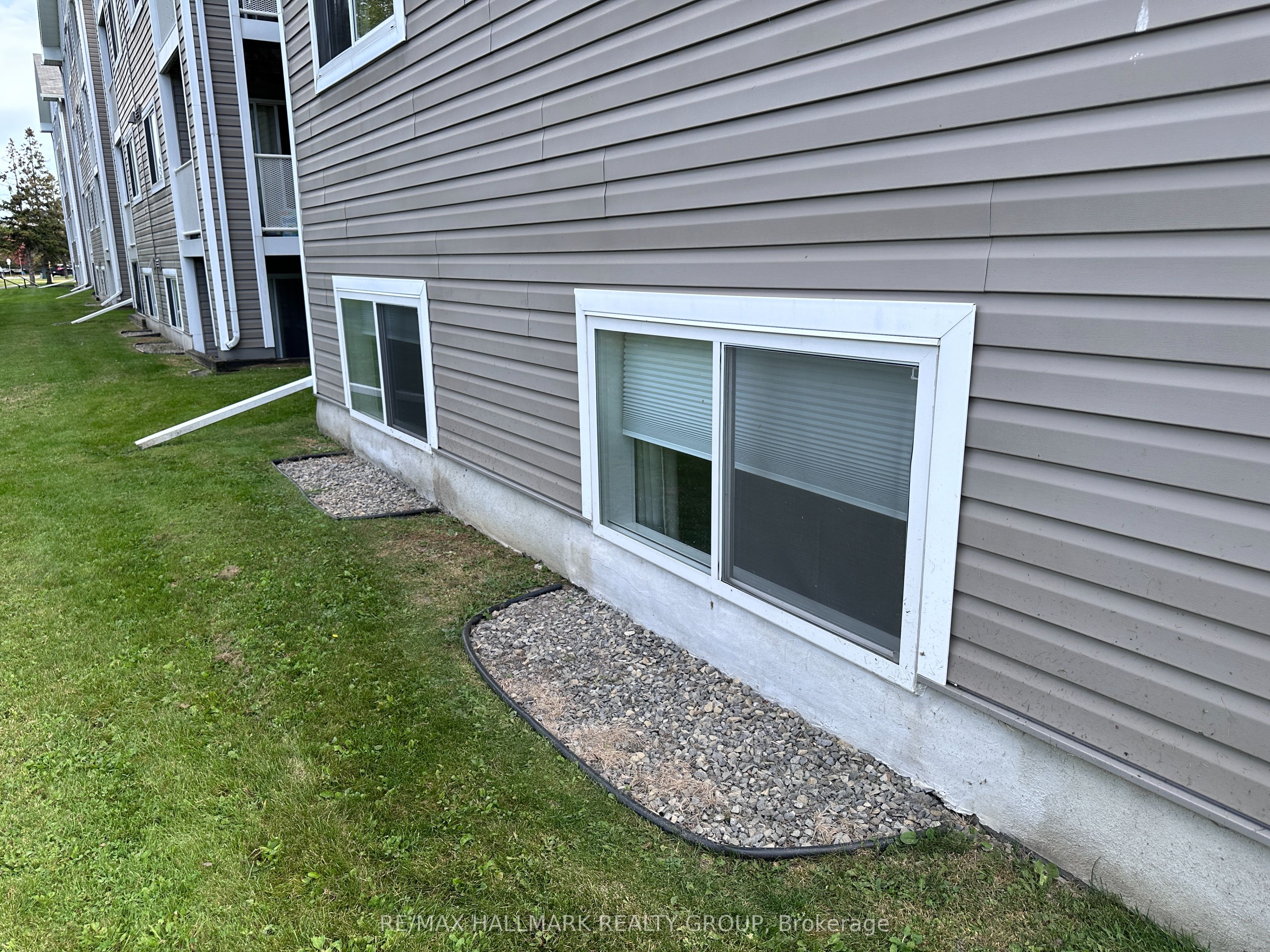 Unit 102 - 316 Lorry Greenberg Drive, Ottawa 2