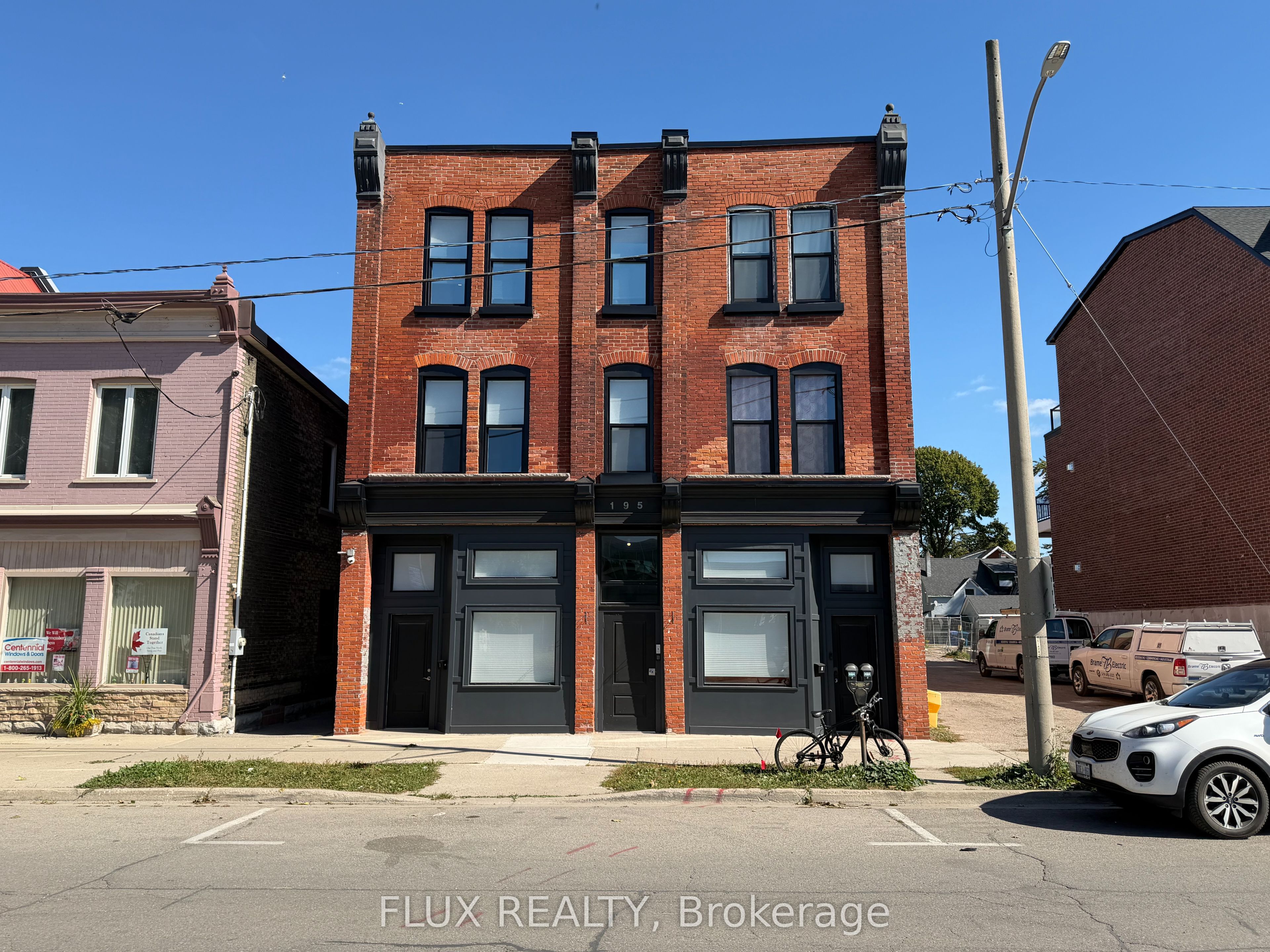 Unit 14 - 195 Waterloo Street S, Stratford 1
