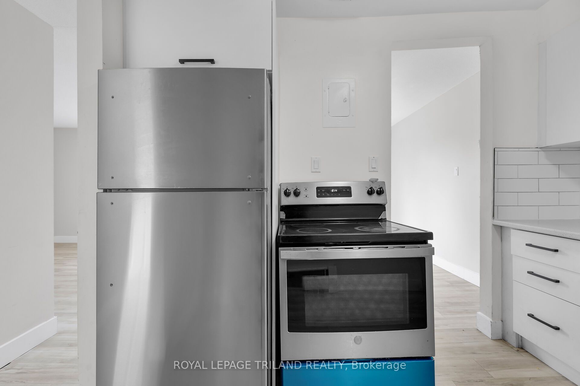 Unit 4 - 1566 Allen Place, London 5