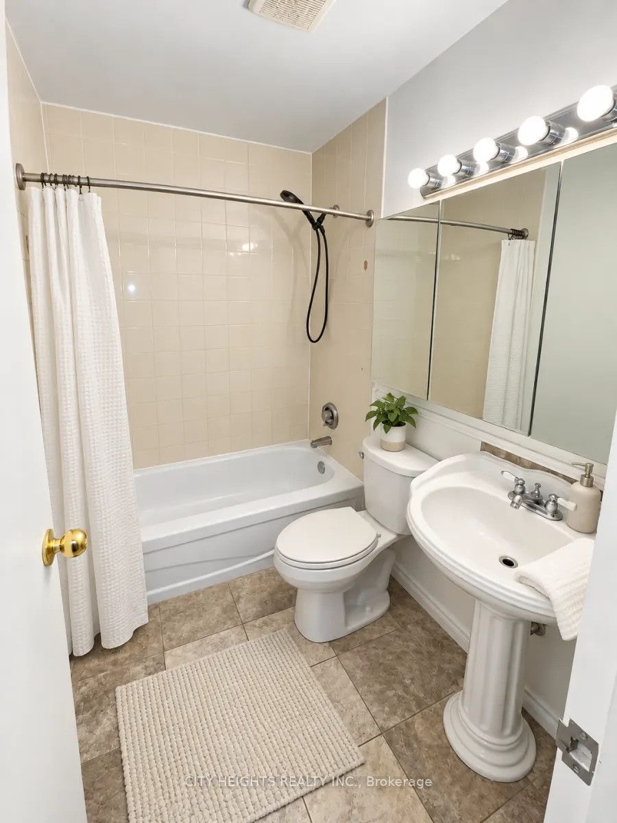 Unit 708 - 986 Huron Street, London 2