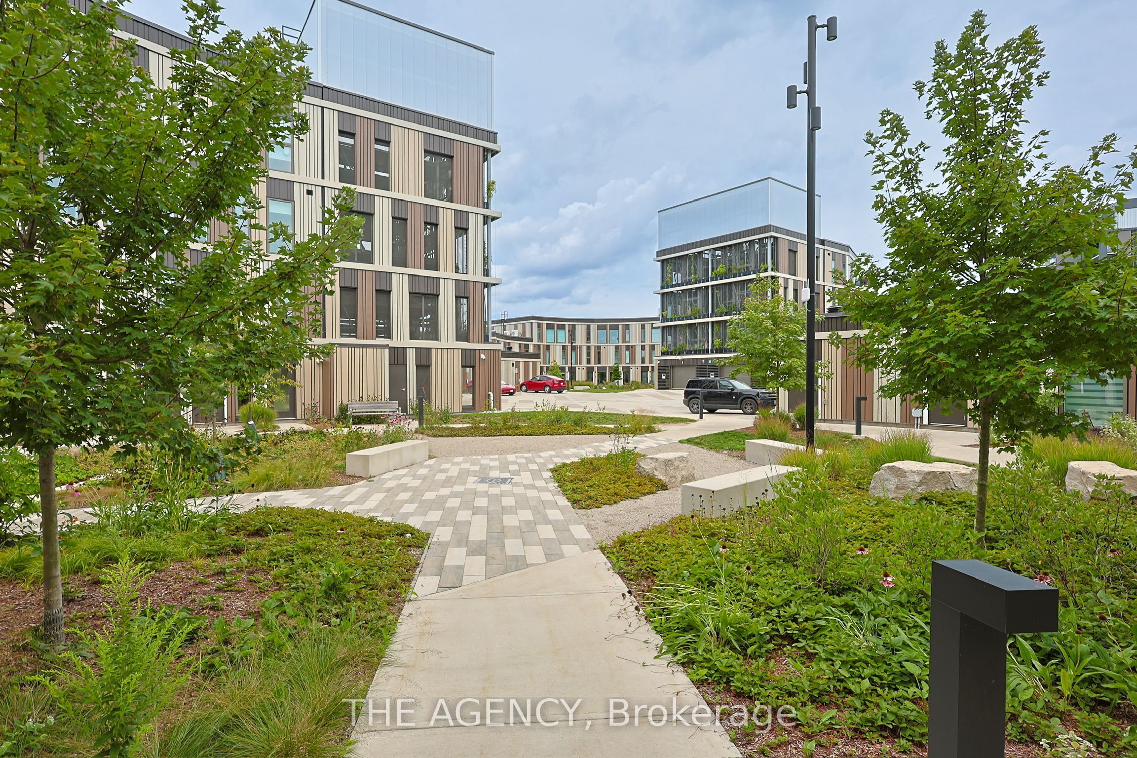 Unit B113 - 2082 Lumen Drive, London 4