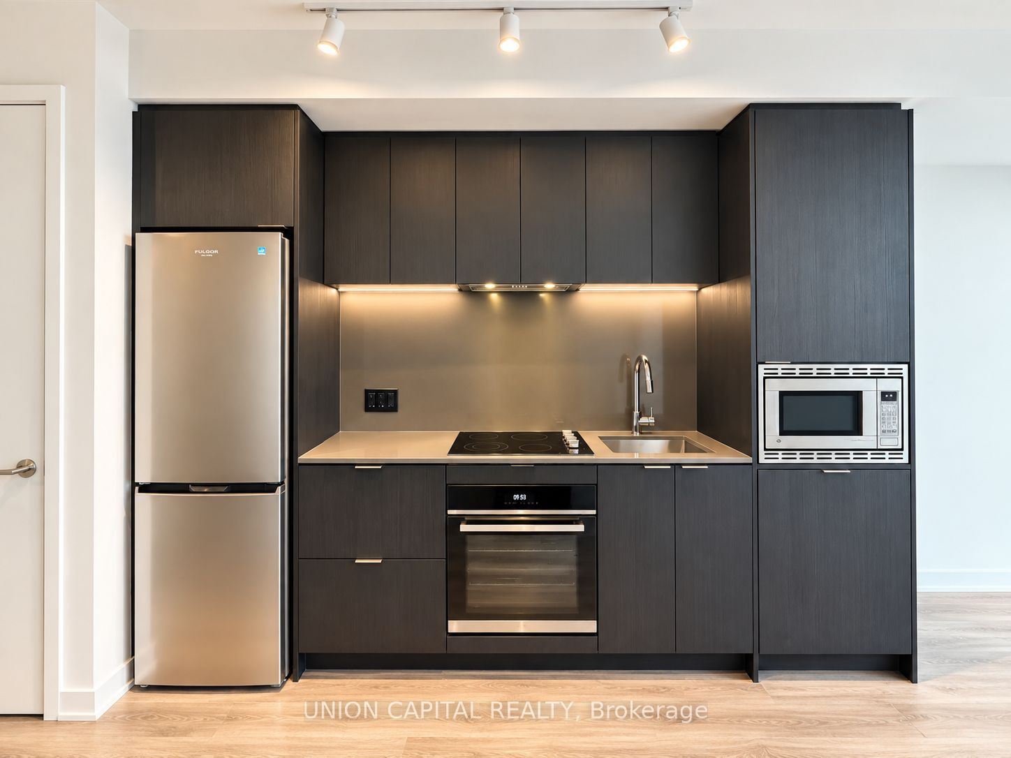 Unit 618 - 101 John Street N, Hamilton 3