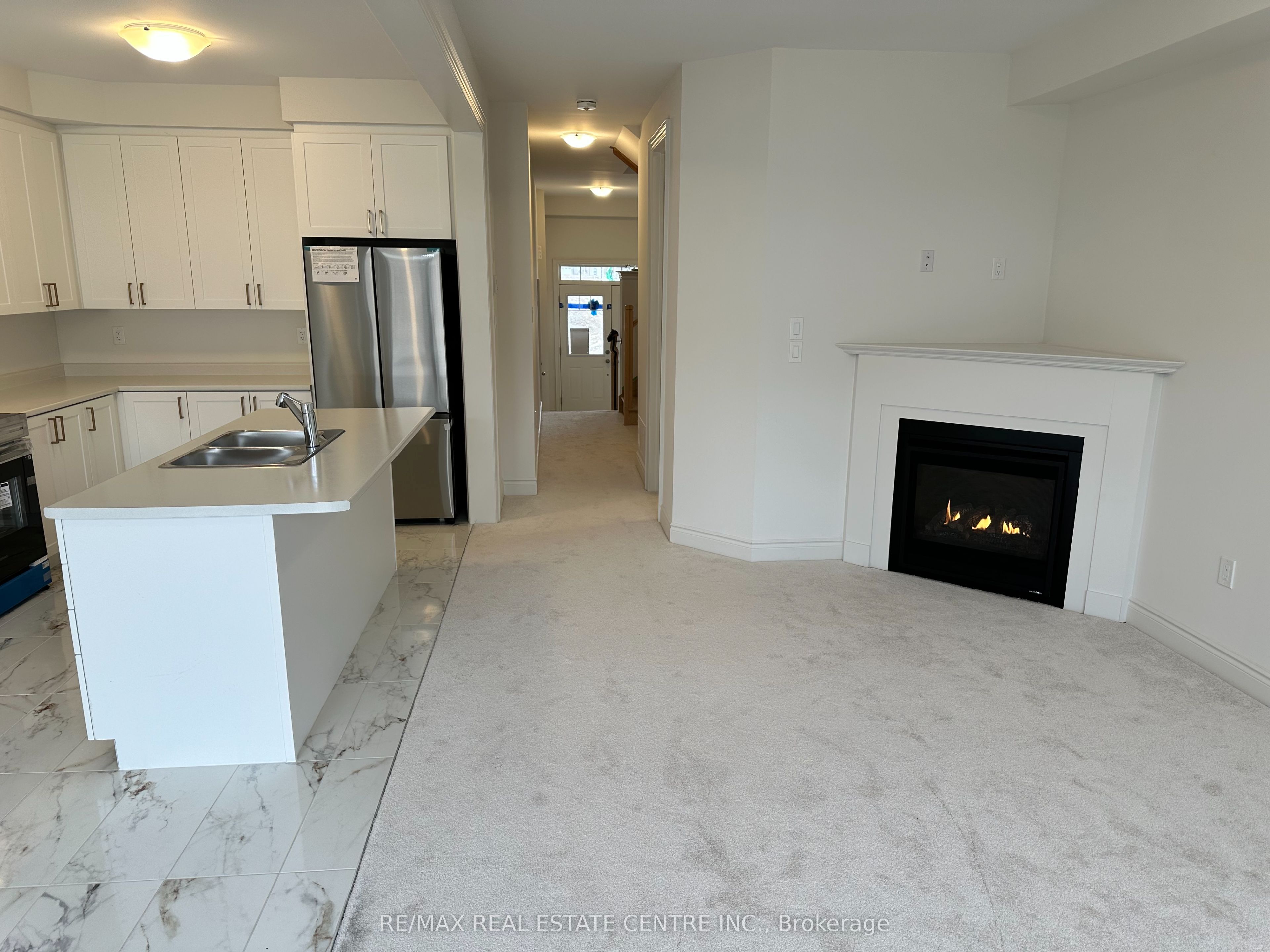 214 Elliot Avenue W, Centre Wellington 4