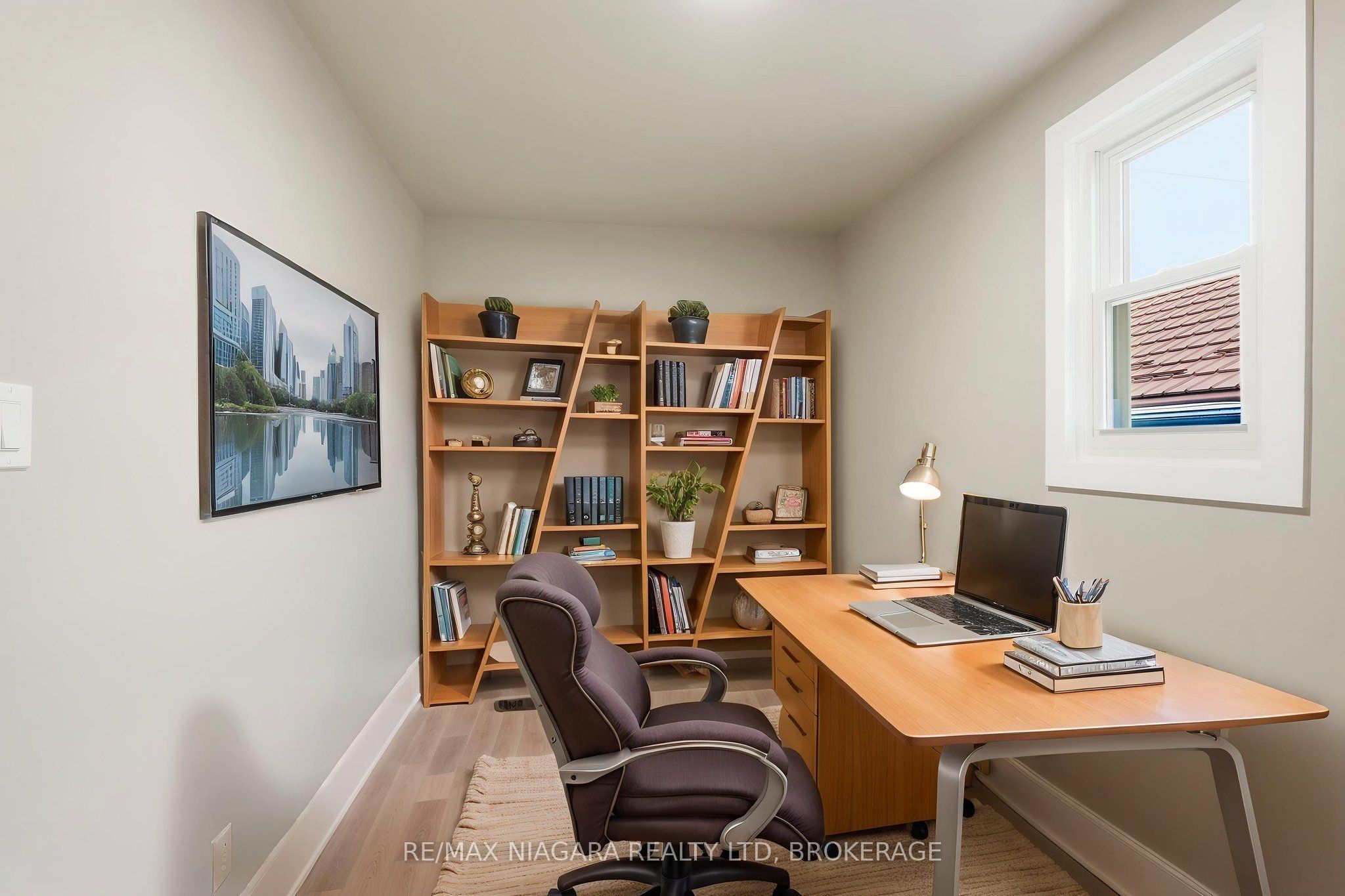 Unit Upper - 422 Brunswick Street, Hamilton 5