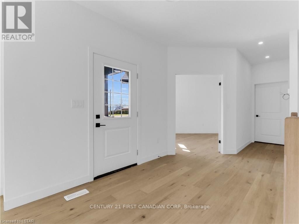 22664 Queens Line, West Elgin 3