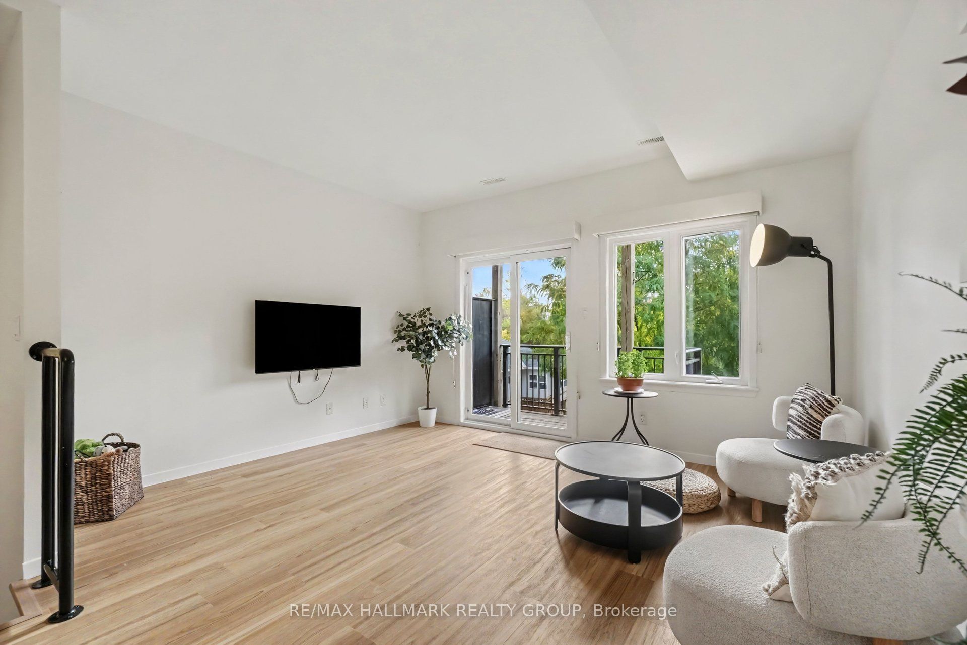 Unit 4 - 795 Montreal Road, Ottawa 4