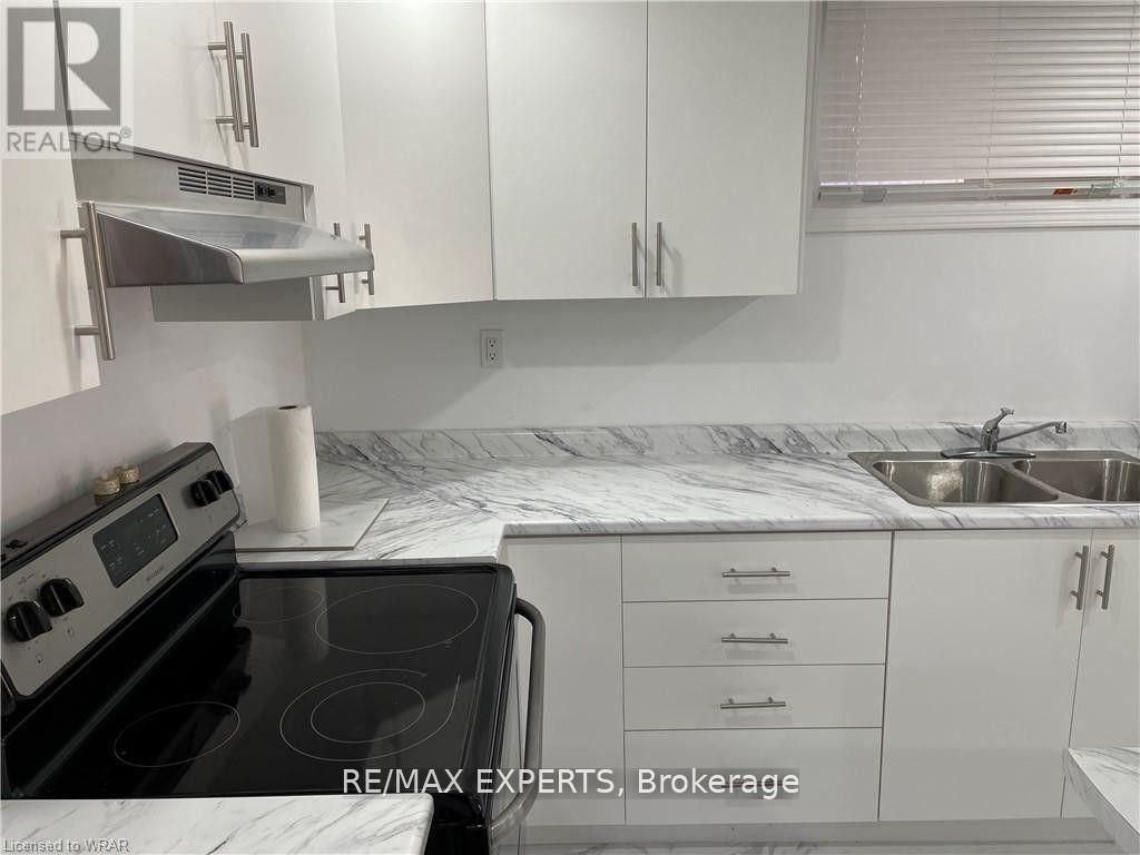 87 Newcastle Drive W, Kitchener 5