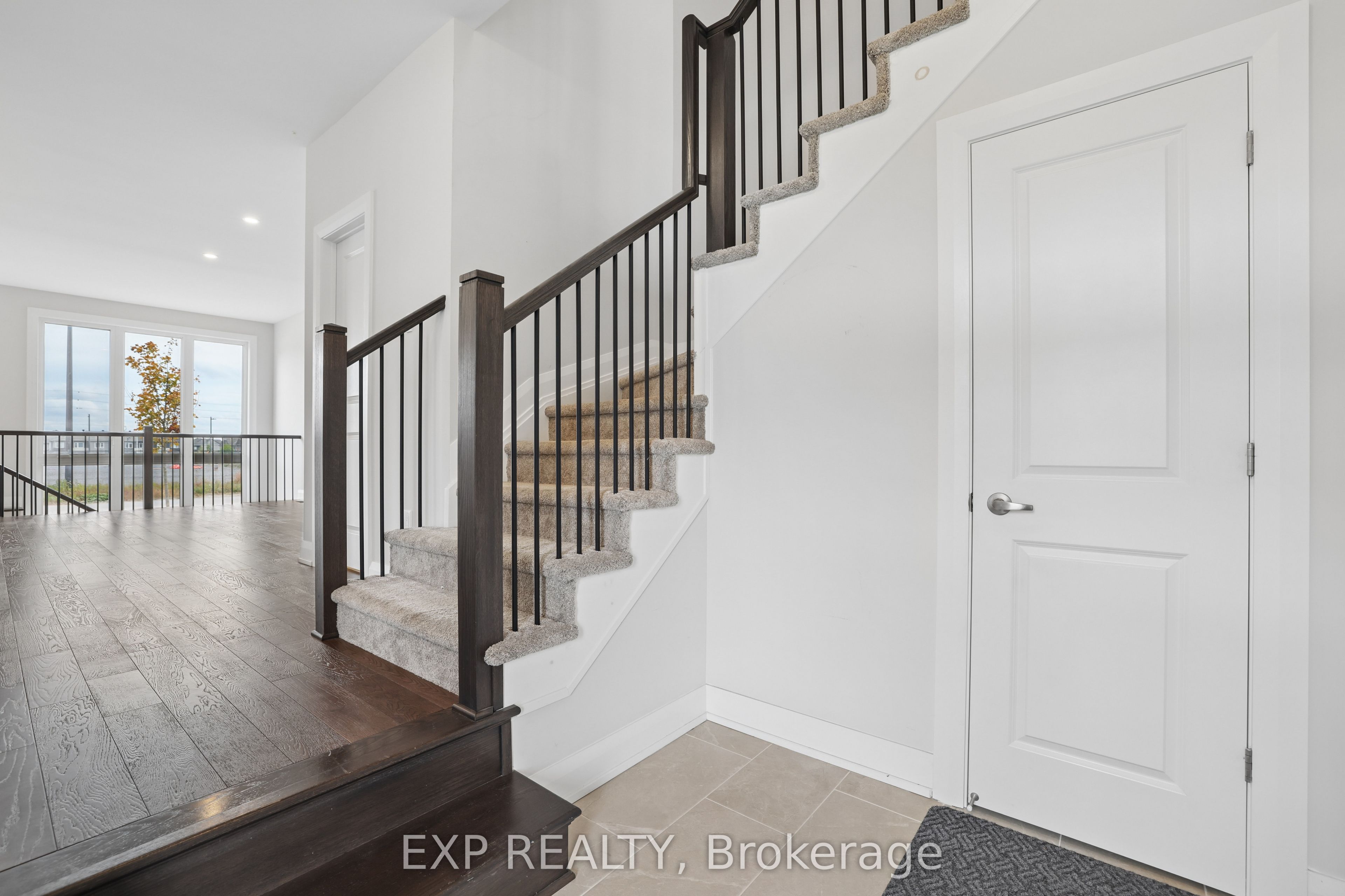 734 Ploughman Place, Stittsville-Goulbourn 4