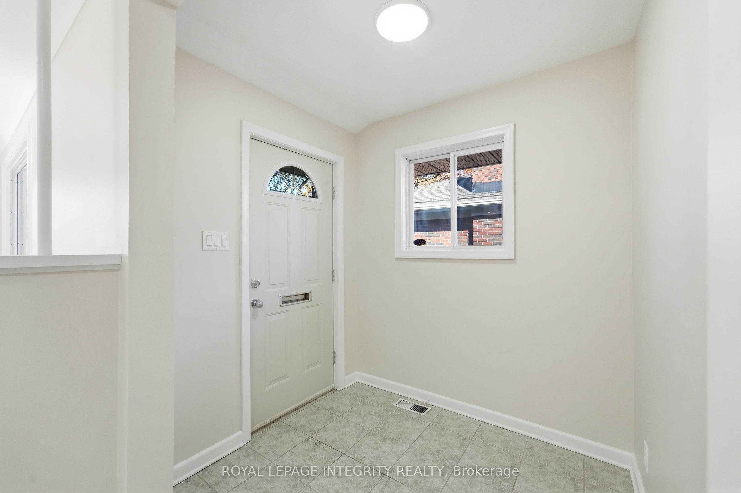 2007 Dorval Avenue, Ottawa 5