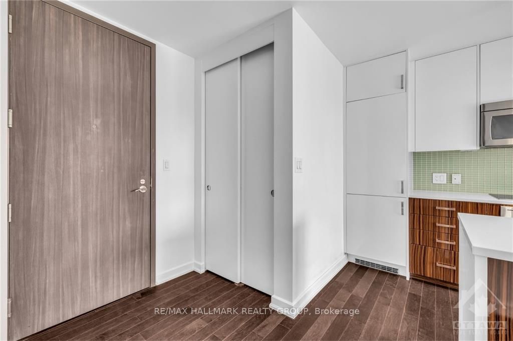 Unit 605 - 300 LISGAR Street, Ottawa 5