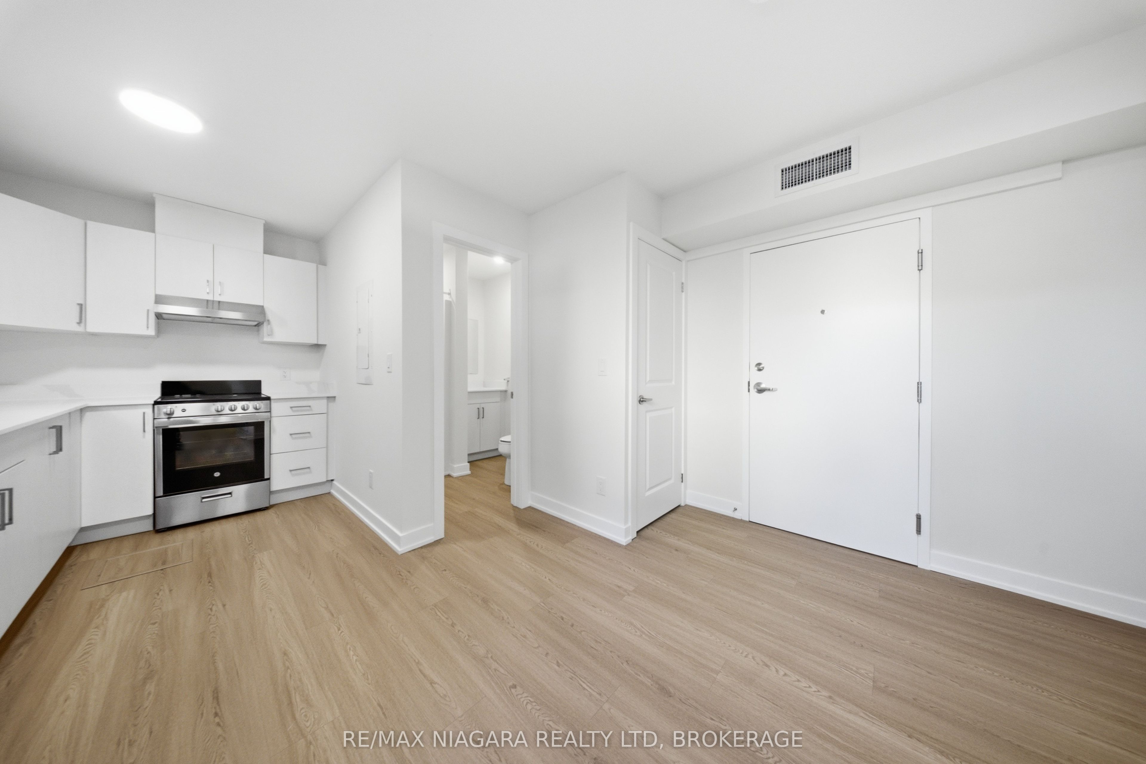 Unit B02 - 140 Church Street, St. Catharines 2