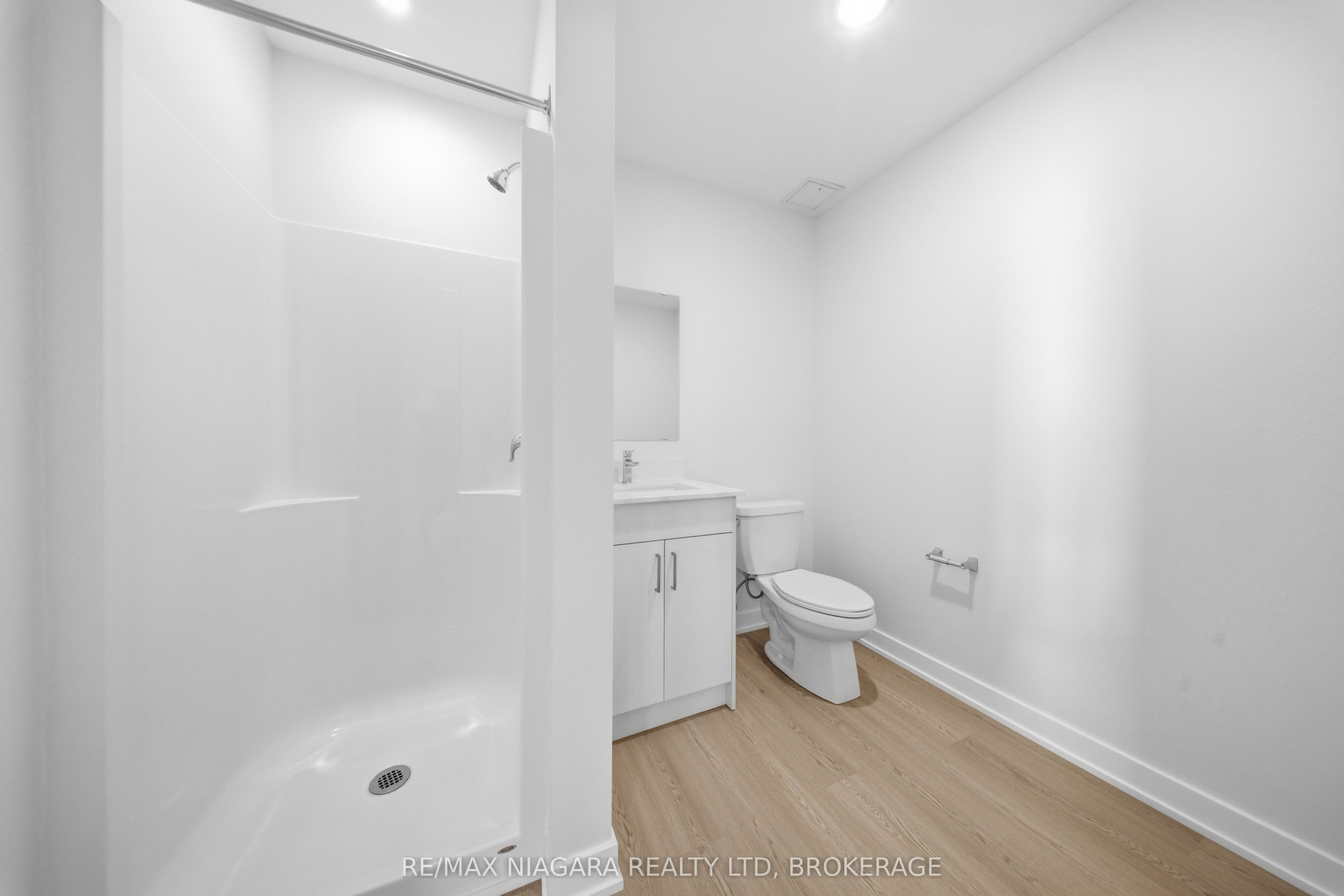 Unit 104 - 140 Church Street, St. Catharines 5